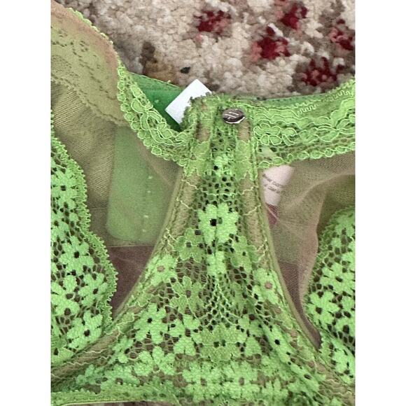 Adore Me Women's Mint Green Floral Shimmer Shine Unlined Demi Bra Size 44DD - Picture 3 of 7